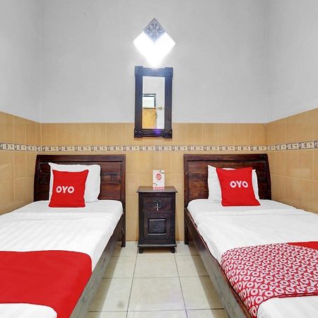 Oyo 90695 Srikandi Nologaten Yogyakarta Exterior photo
