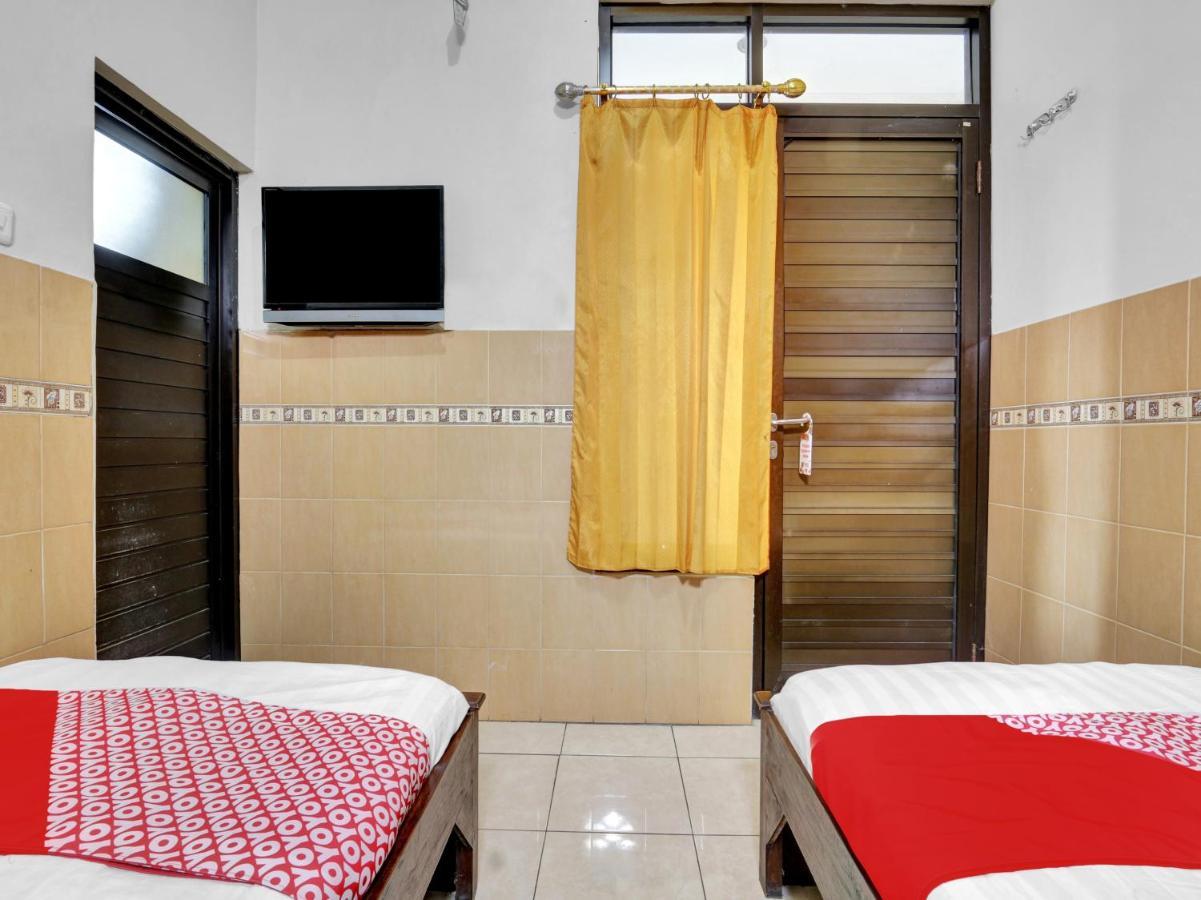 Oyo 90695 Srikandi Nologaten Yogyakarta Exterior photo