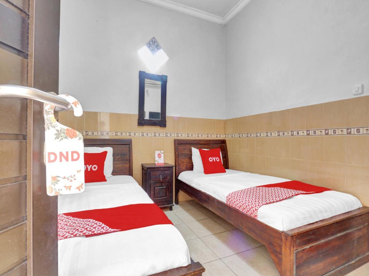 Oyo 90695 Srikandi Nologaten Yogyakarta Exterior photo