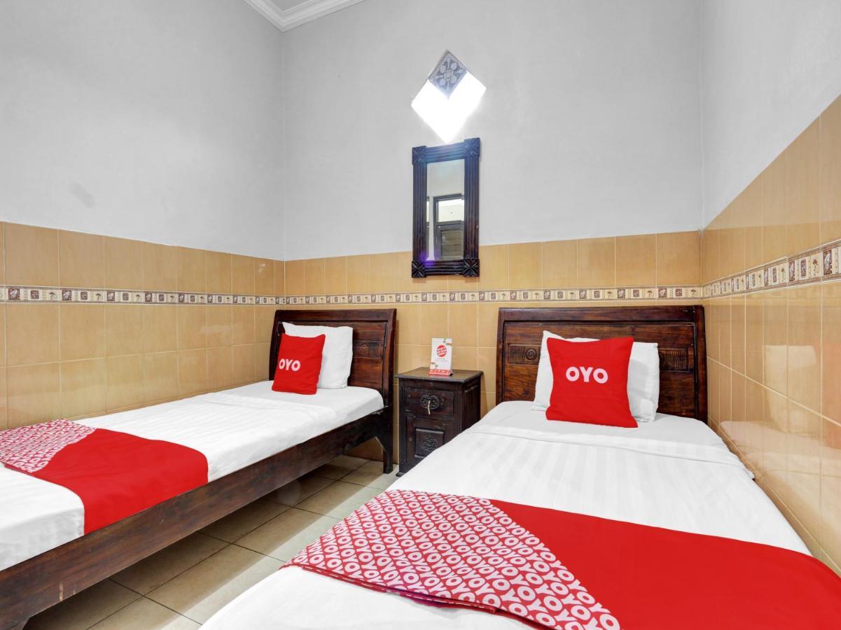 Oyo 90695 Srikandi Nologaten Yogyakarta Exterior photo